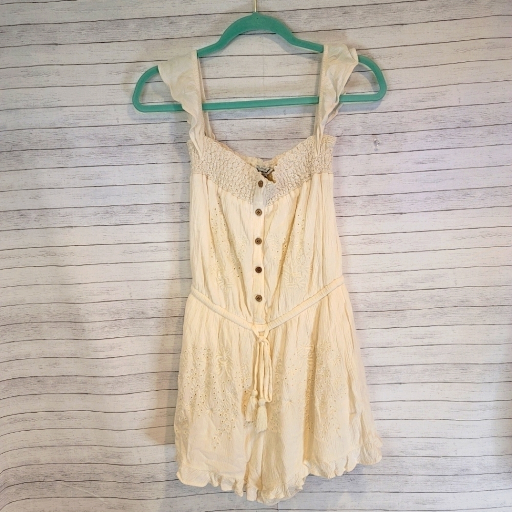 American Eagle Cream Romper, size Small